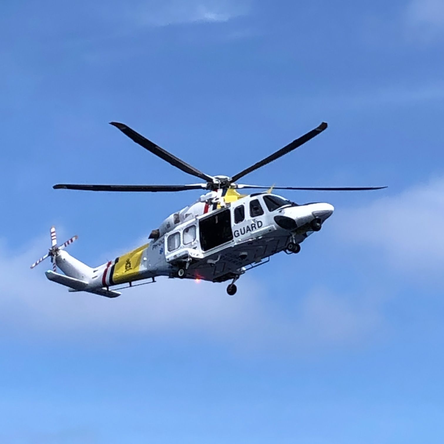 Hòmber pèrdí den mondi na Boneiru reskatá ku yudansa di helikòpter