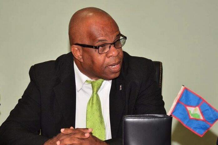 Líder di PLP na Statia ta kritiká bishita di sekretario di estado Hulandes