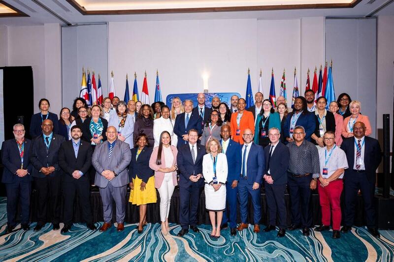 Boneiru den sentro di Deklarashon Konhunto durante Foro OCT–EU na Aruba